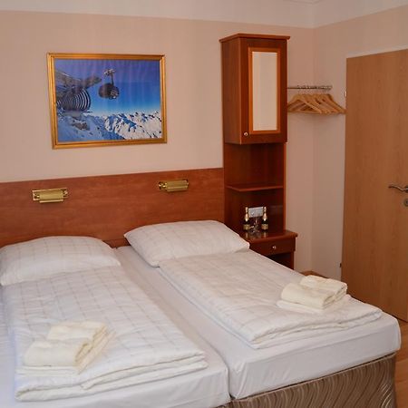 Private Room Pyrkerstrasse Bad Hofgastein Quarto foto