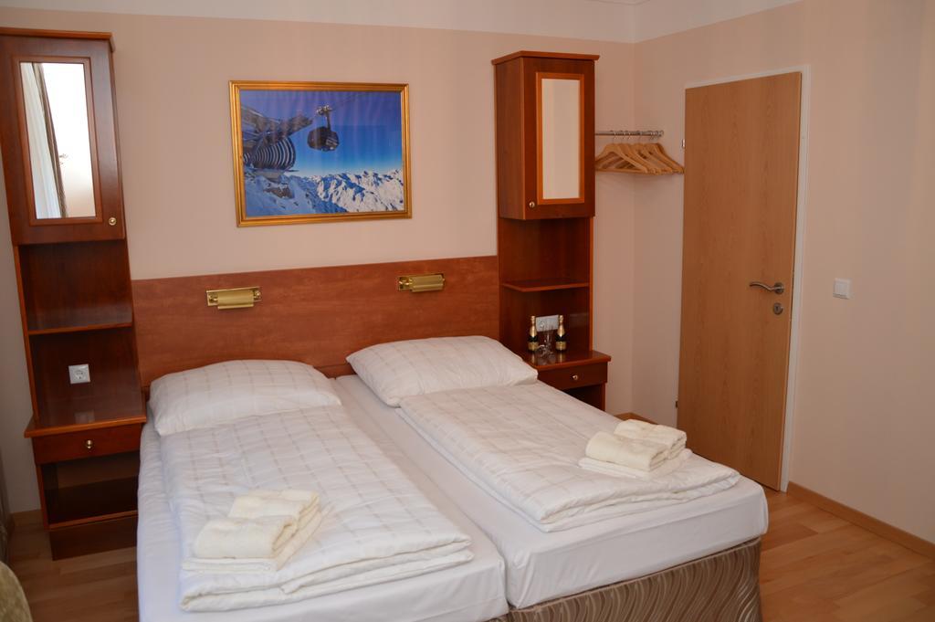 Private Room Pyrkerstrasse Bad Hofgastein Quarto foto